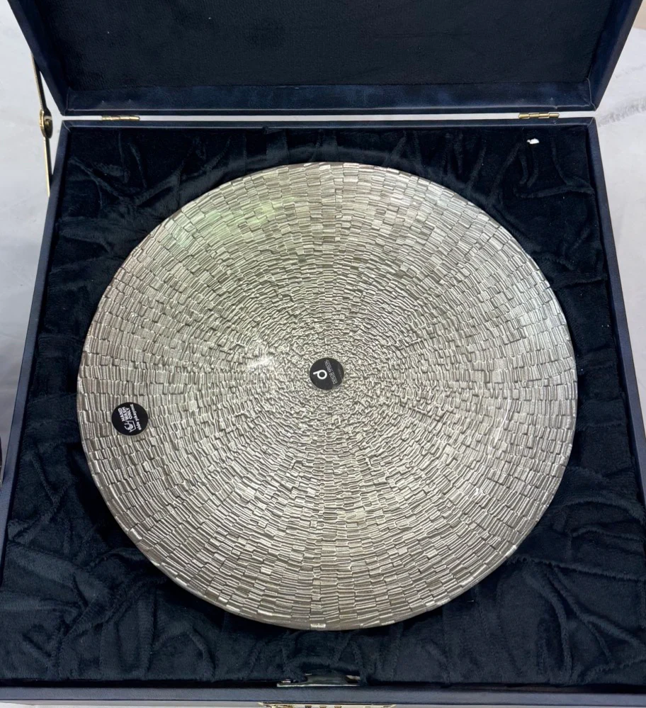 Set of 7  (6 Plates & 1 Platter Gift set) - Image 4